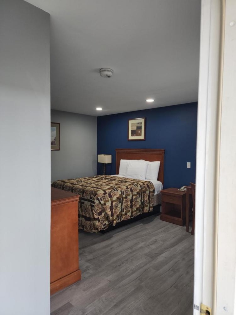 Room image 4