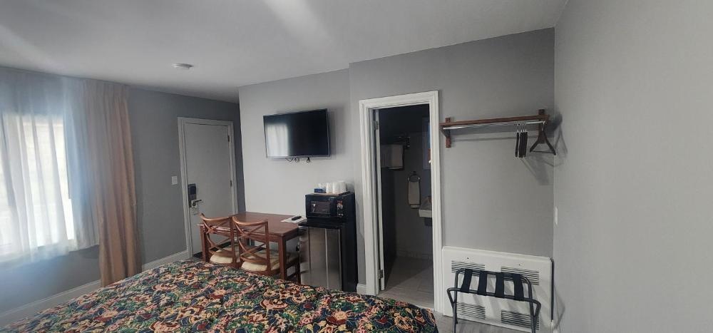 Room image 3