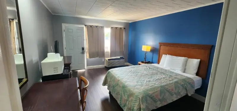 Queen Room